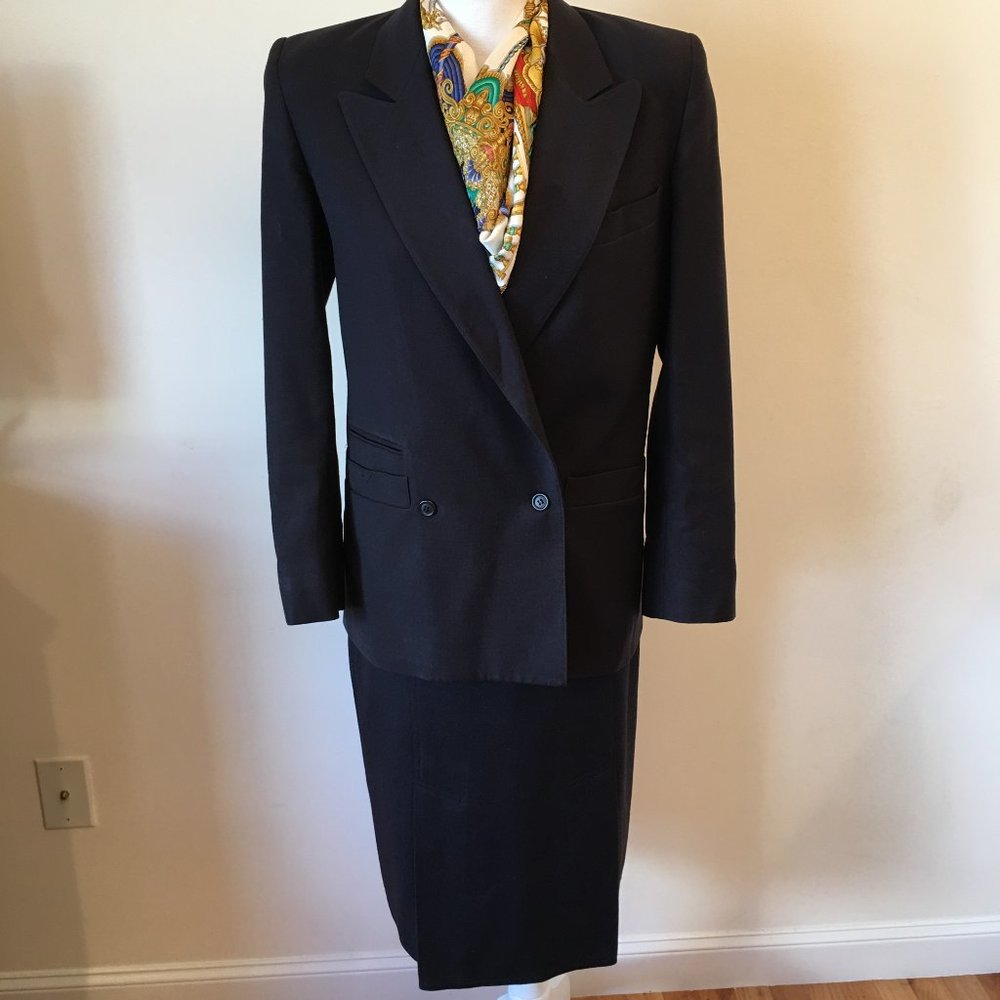 Navy blue wool Harve Benard suit - Size 4